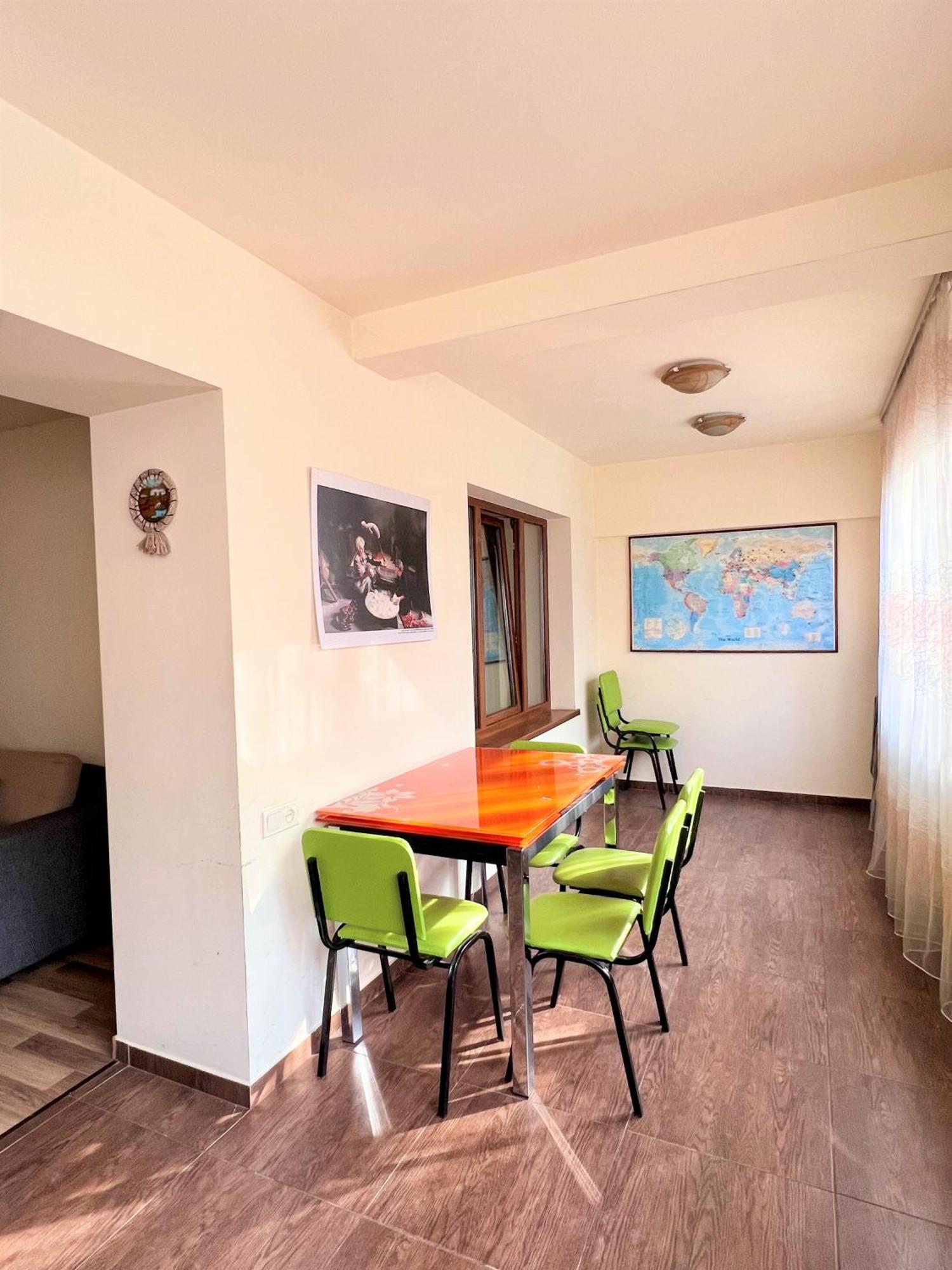 Vernisaj Apt At Republic Square & Ruben Tours 耶烈万 外观 照片